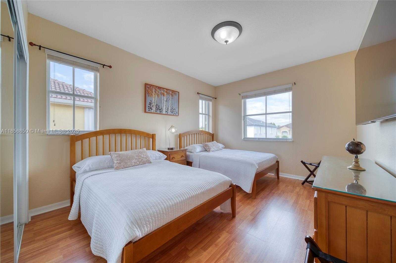 Small Image of 16403 SOUTH WEST 79TH LN #16403, Miami Number 31