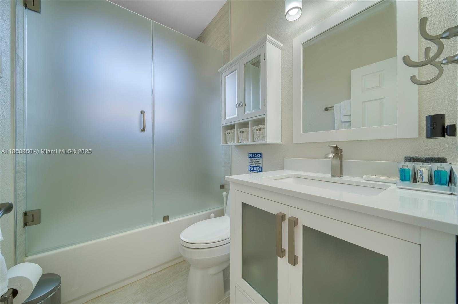 Small Image of 16403 SOUTH WEST 79TH LN #16403, Miami Number 32