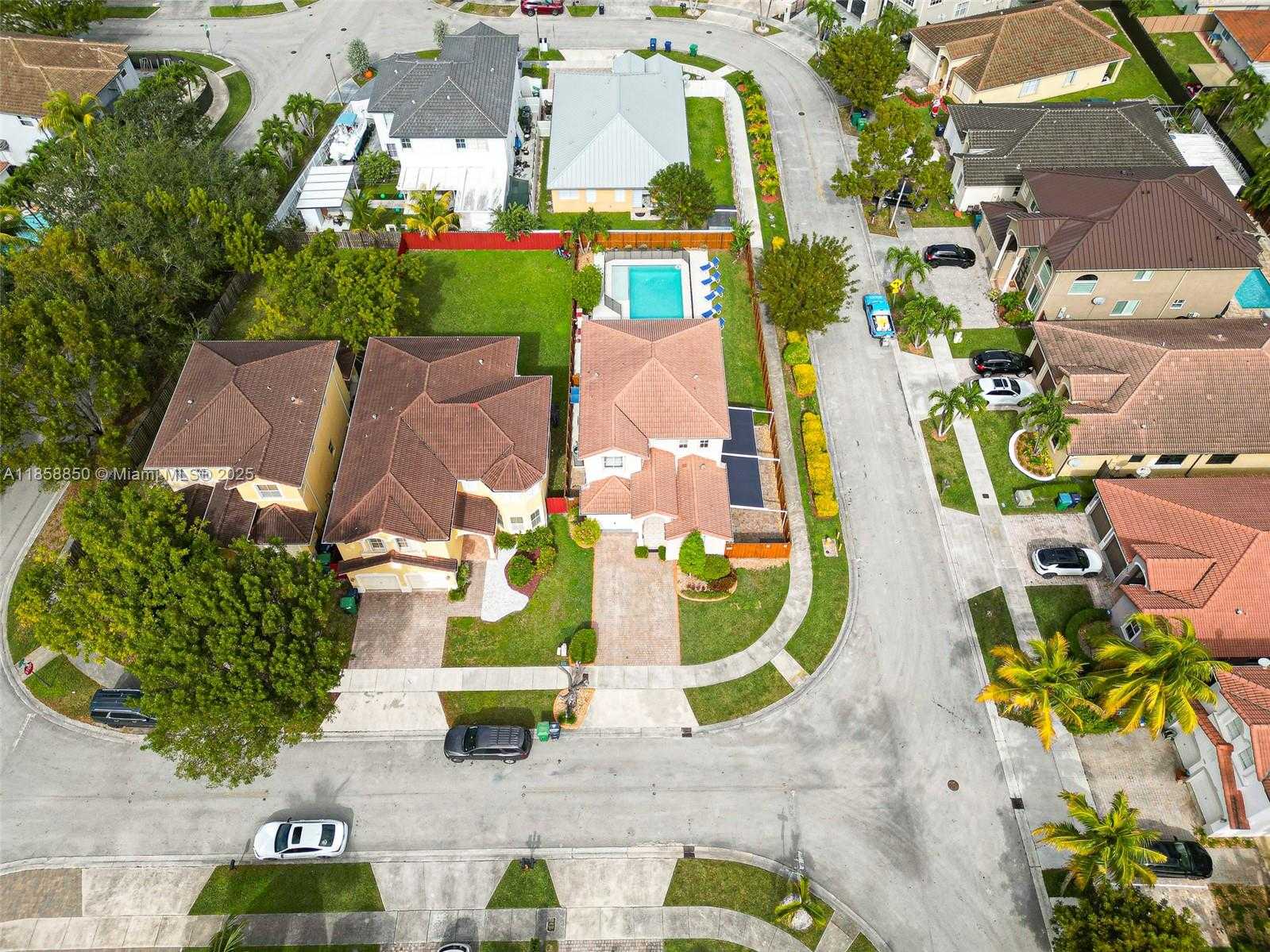 Small Image of 16403 SOUTH WEST 79TH LN #16403, Miami Number 4