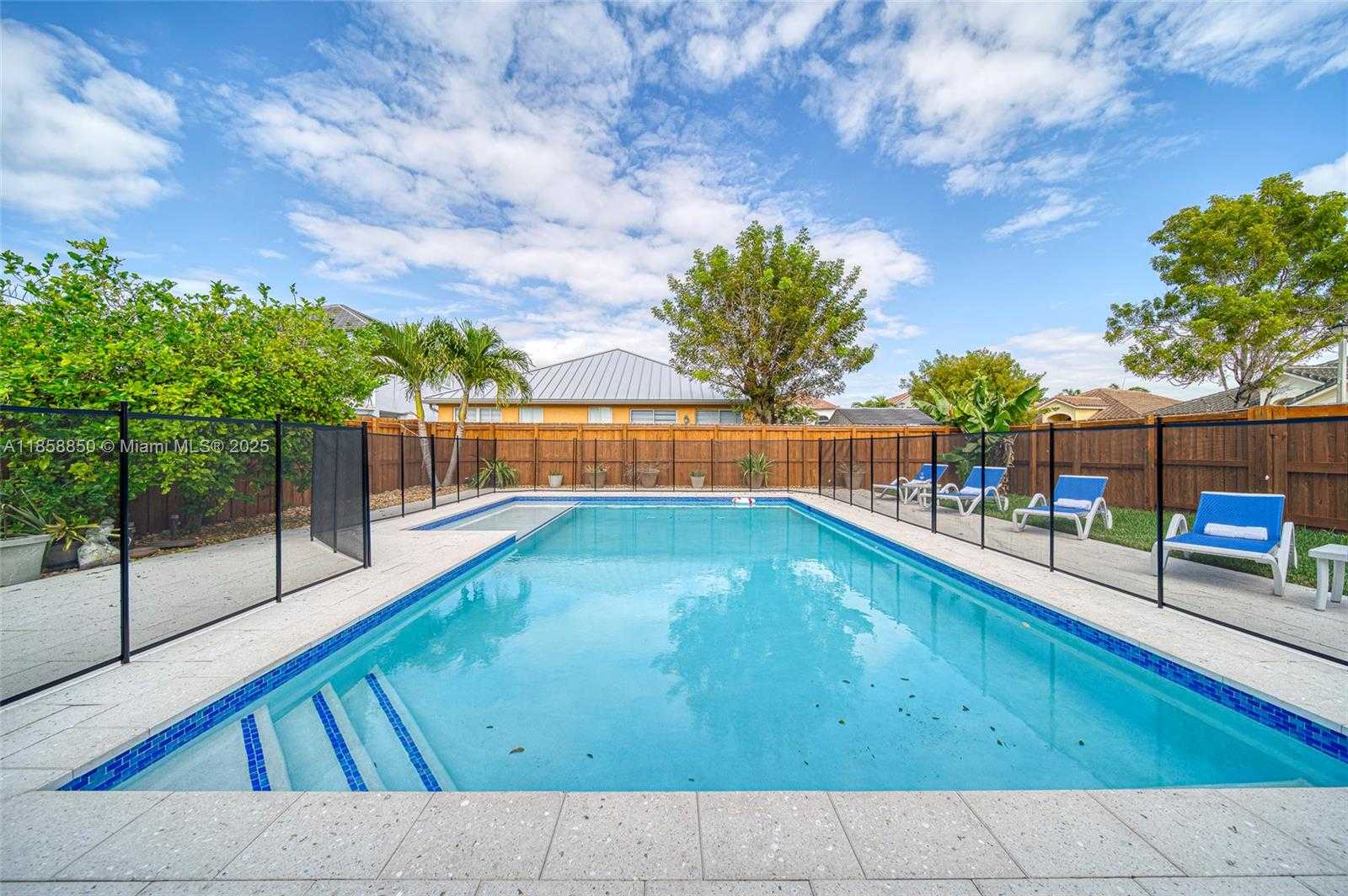 Small Image of 16403 SOUTH WEST 79TH LN #16403, Miami Number 40