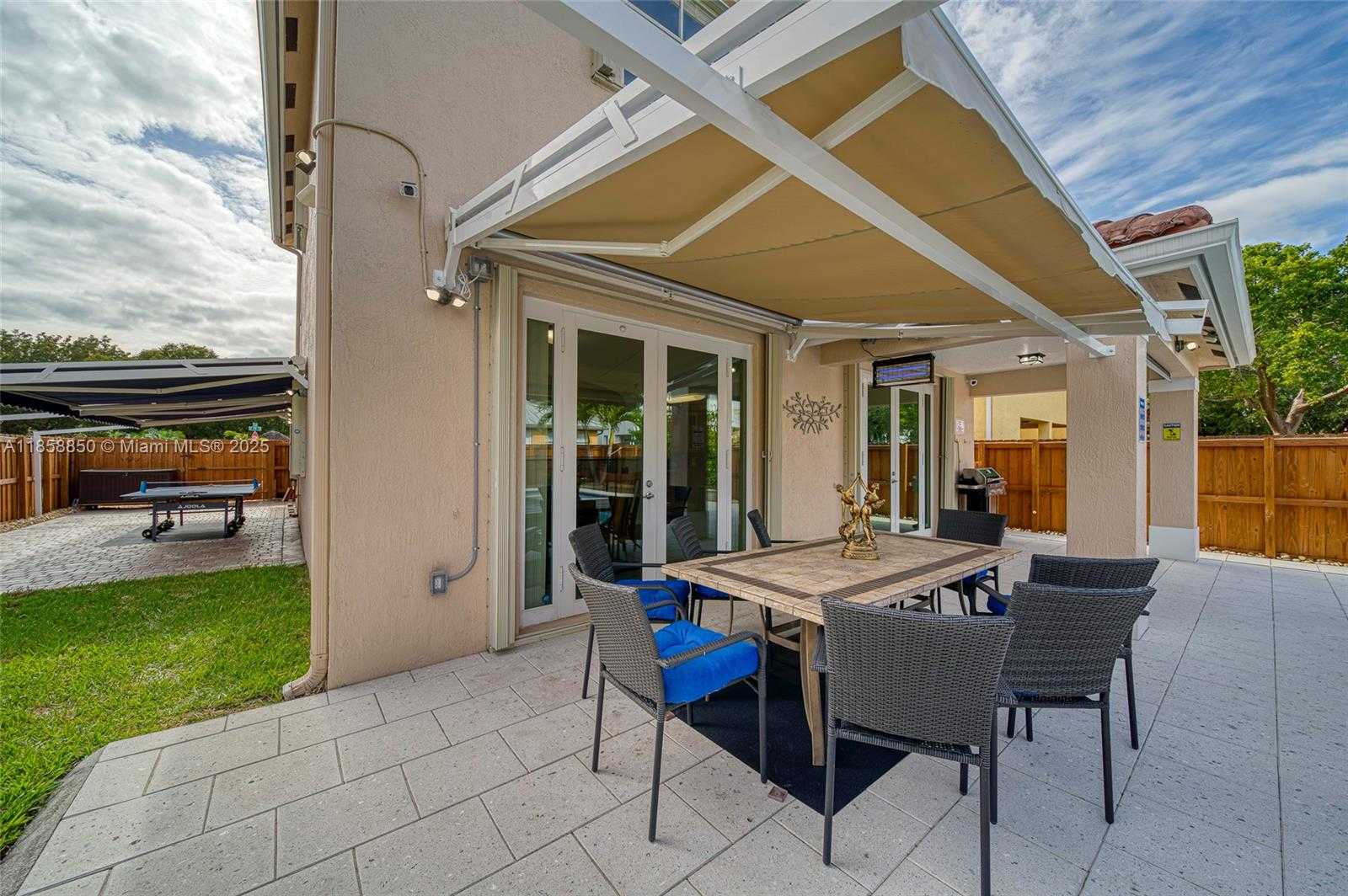 Small Image of 16403 SOUTH WEST 79TH LN #16403, Miami Number 43
