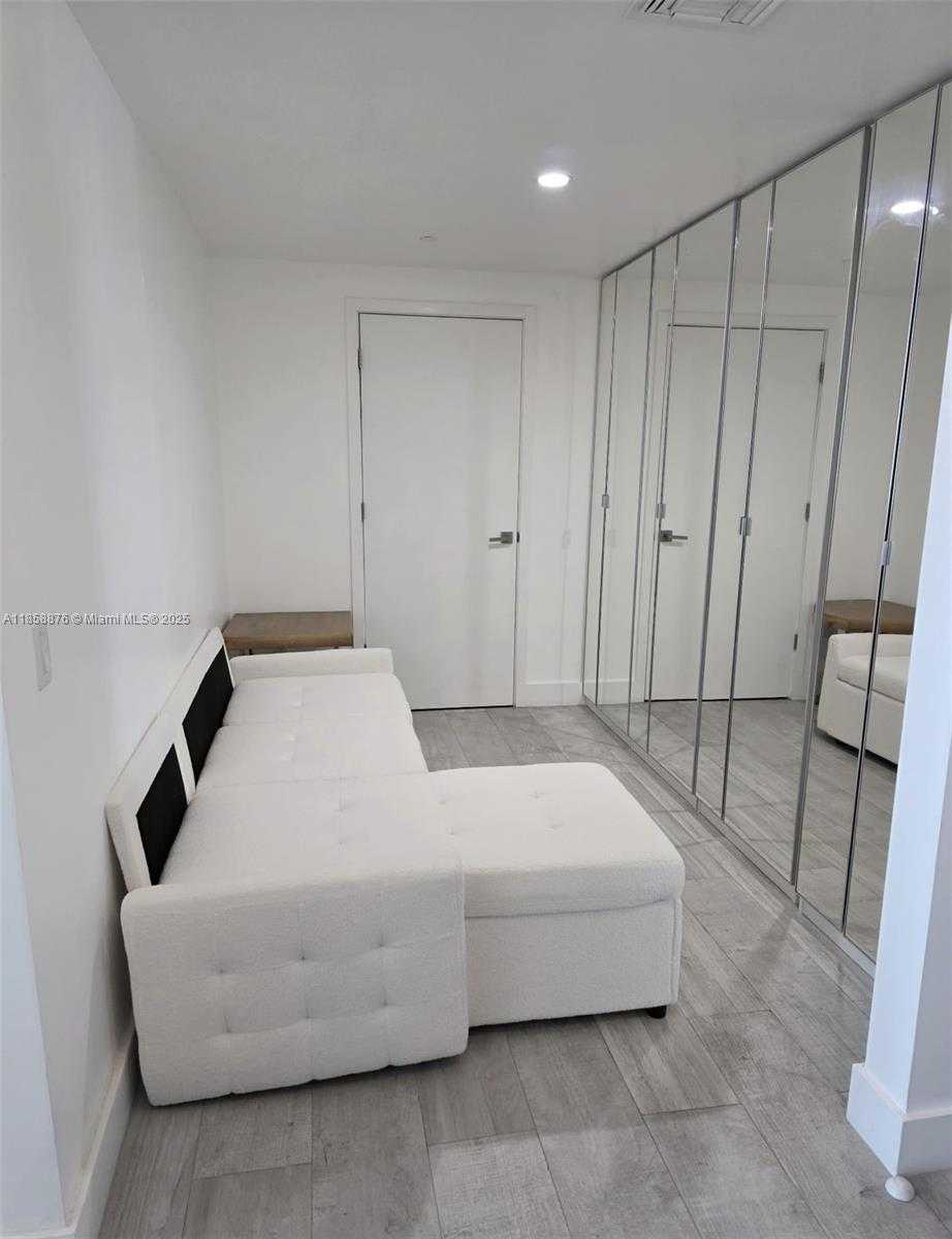 Small Image of 1080 BRICKELL AVE #2602, Miami Number 19