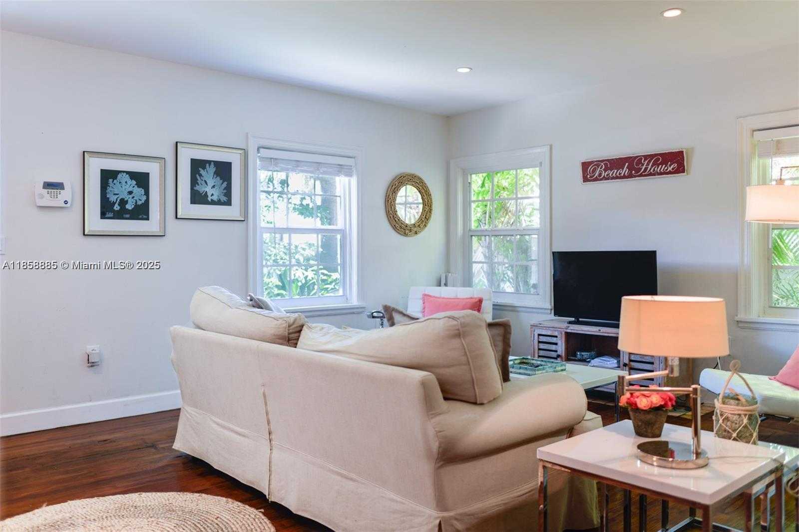 Small Image of 7611 ABBOTT #7611, Miami Beach Number 5