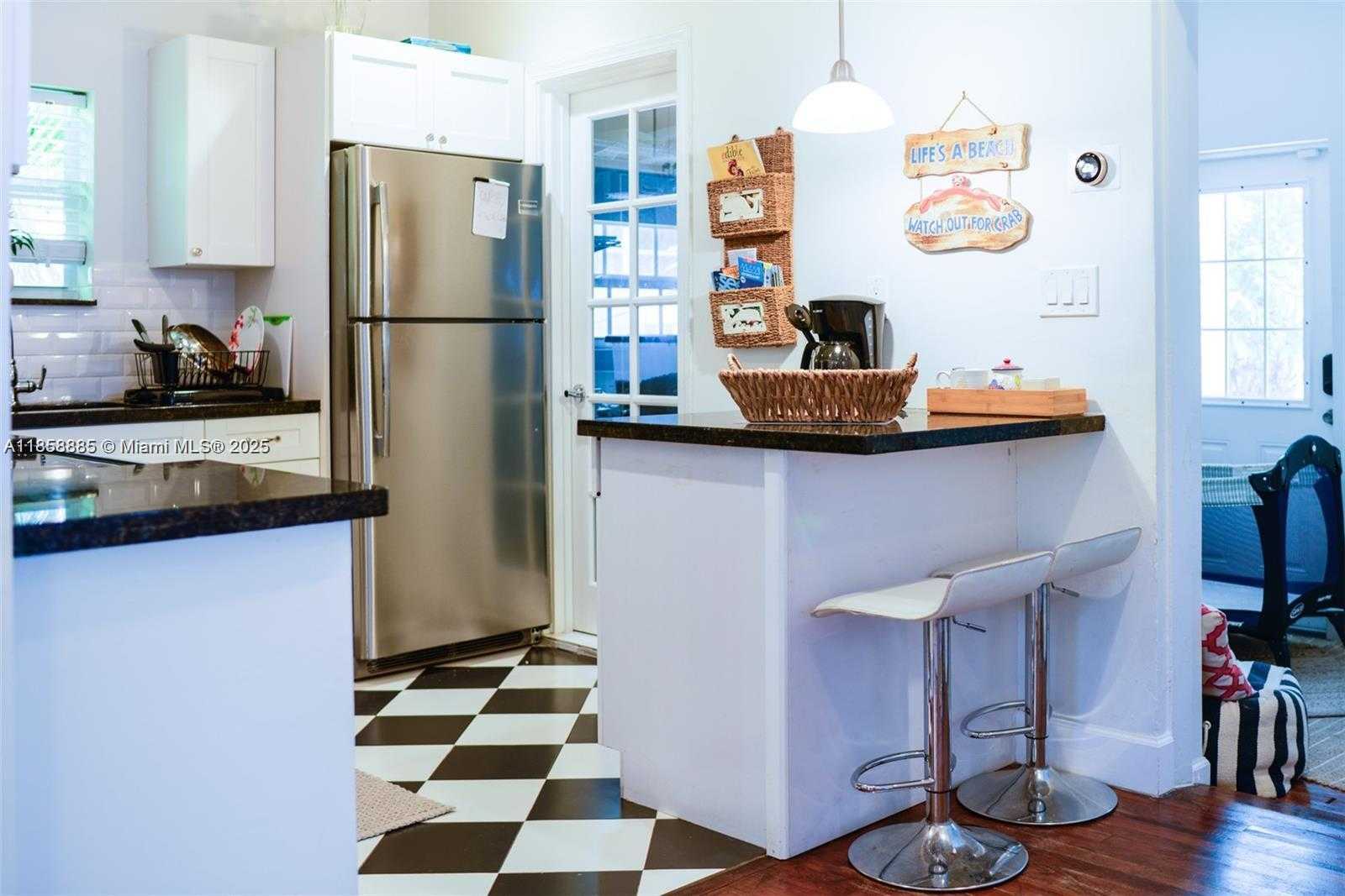 Small Image of 7611 ABBOTT #7611, Miami Beach Number 9