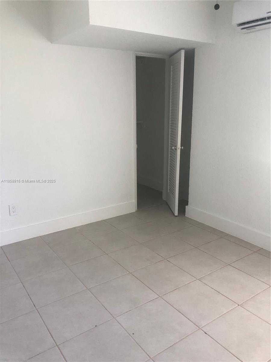 Small Image of 300 NORTH WEST 97TH ST, Miami Number 10