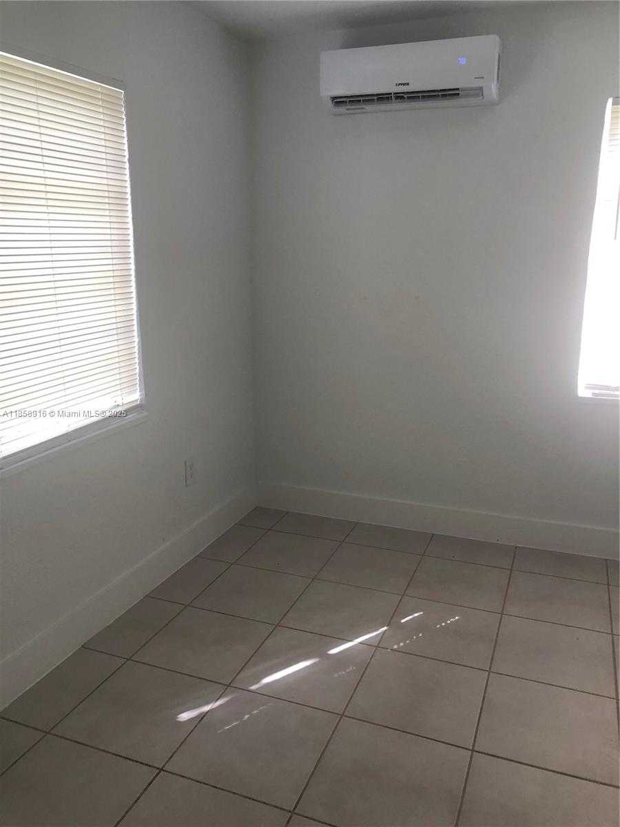 Small Image of 300 NORTH WEST 97TH ST, Miami Number 11