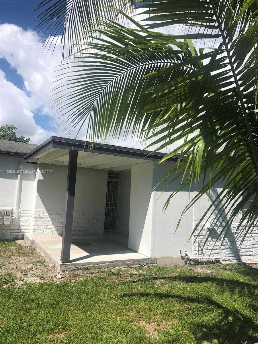 Small Image of 300 NORTH WEST 97TH ST, Miami Number 12