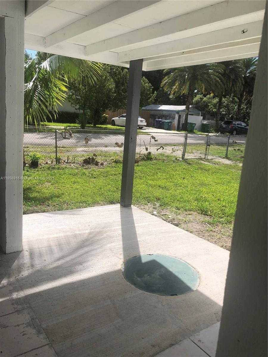 Small Image of 300 NORTH WEST 97TH ST, Miami Number 13