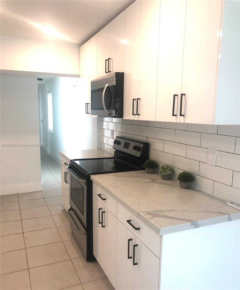 Small Image of 300 NORTH WEST 97TH ST, Miami Number 3