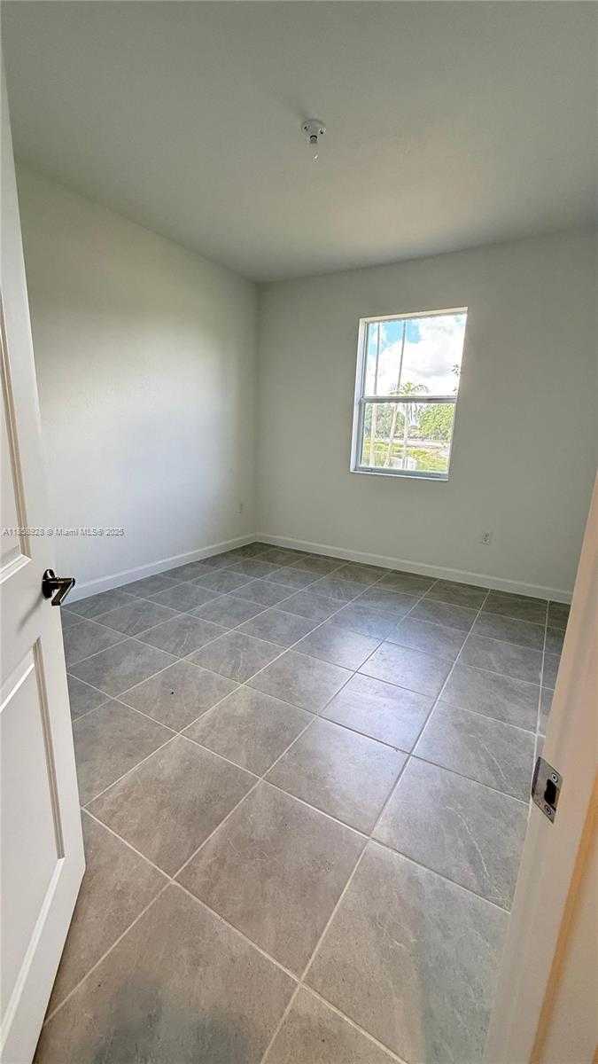 Small Image of 2984 SOUTH EAST 23RD AVE #., Homestead Number 18
