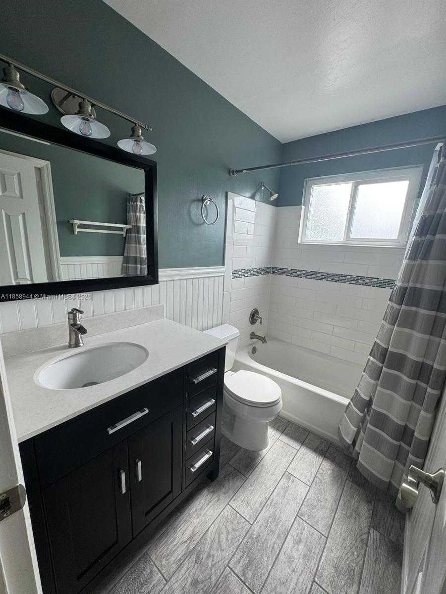 Small Image of 141 NORTH WEST 72 WAY #A, Pembroke Pines Number 13