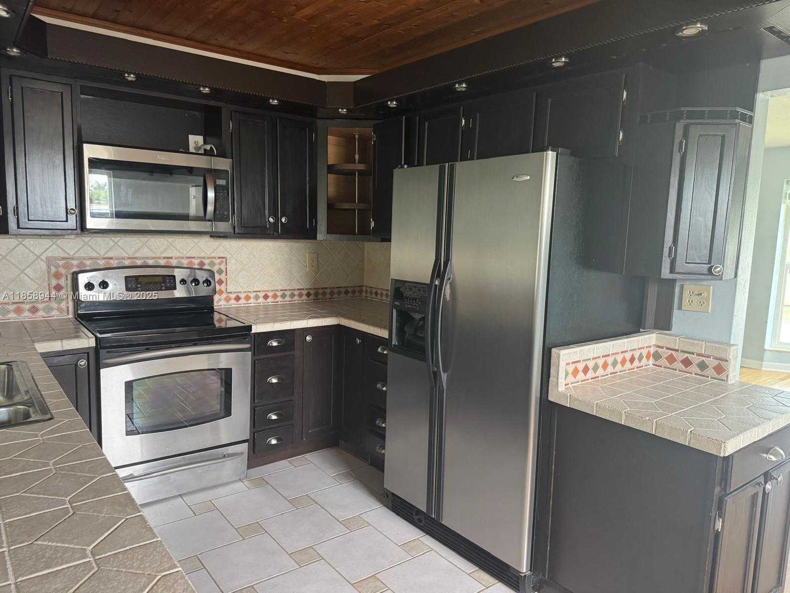 Small Image of 141 NORTH WEST 72 WAY #A, Pembroke Pines Number 2