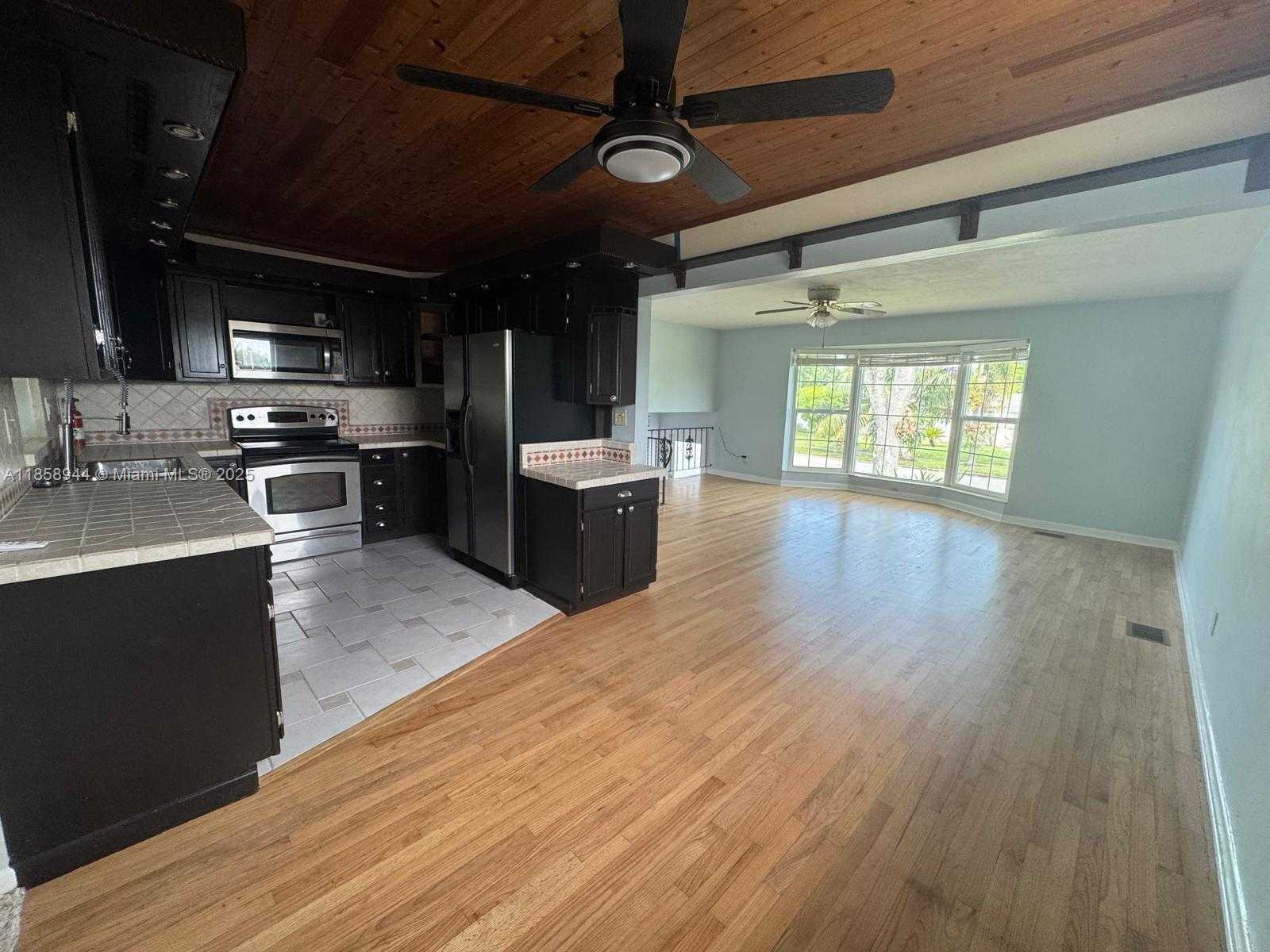 Small Image of 141 NORTH WEST 72 WAY #A, Pembroke Pines Number 8