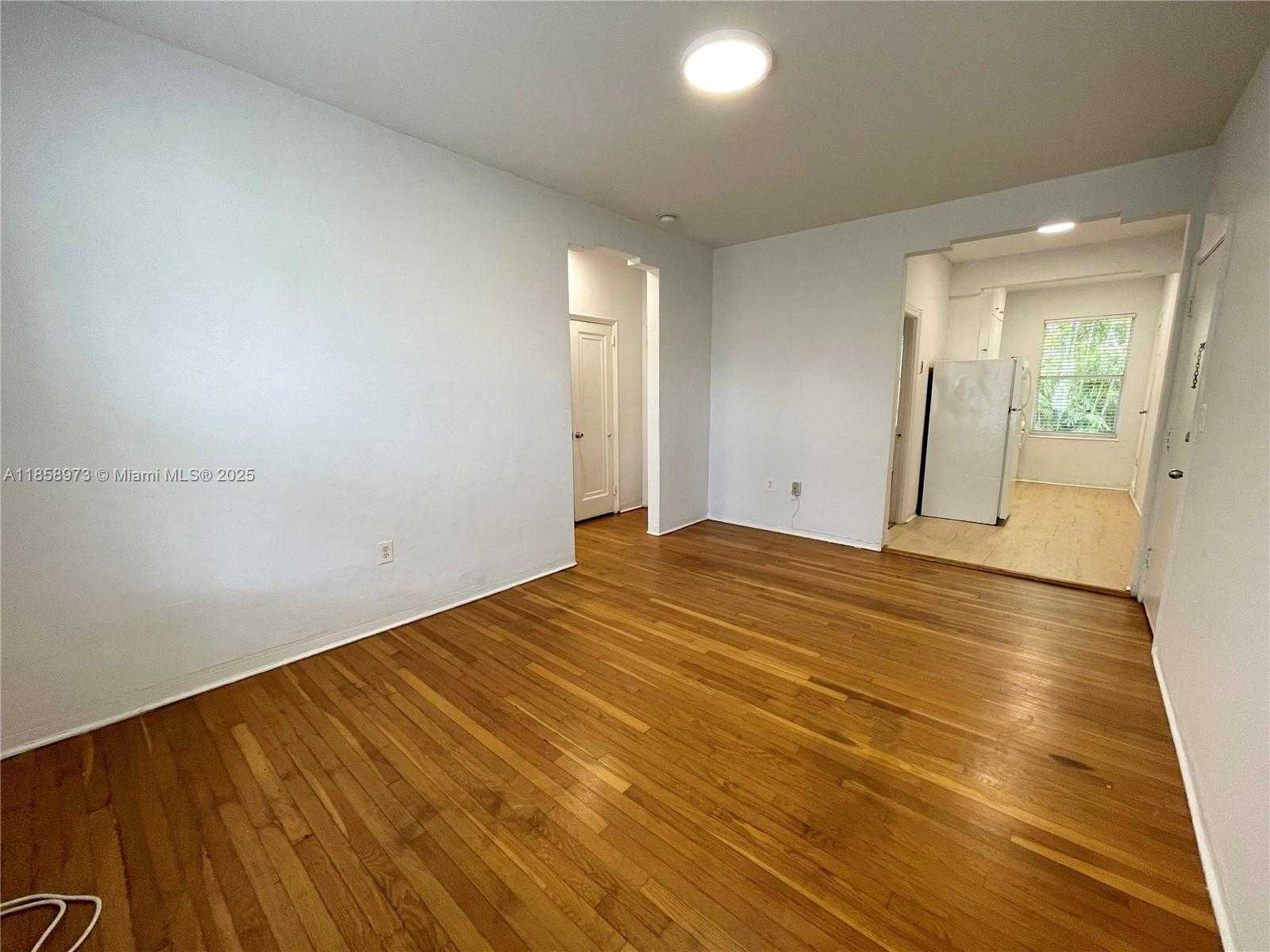 Small Image of 1030 JEFFERSON AVE #8, Miami Beach Number 4