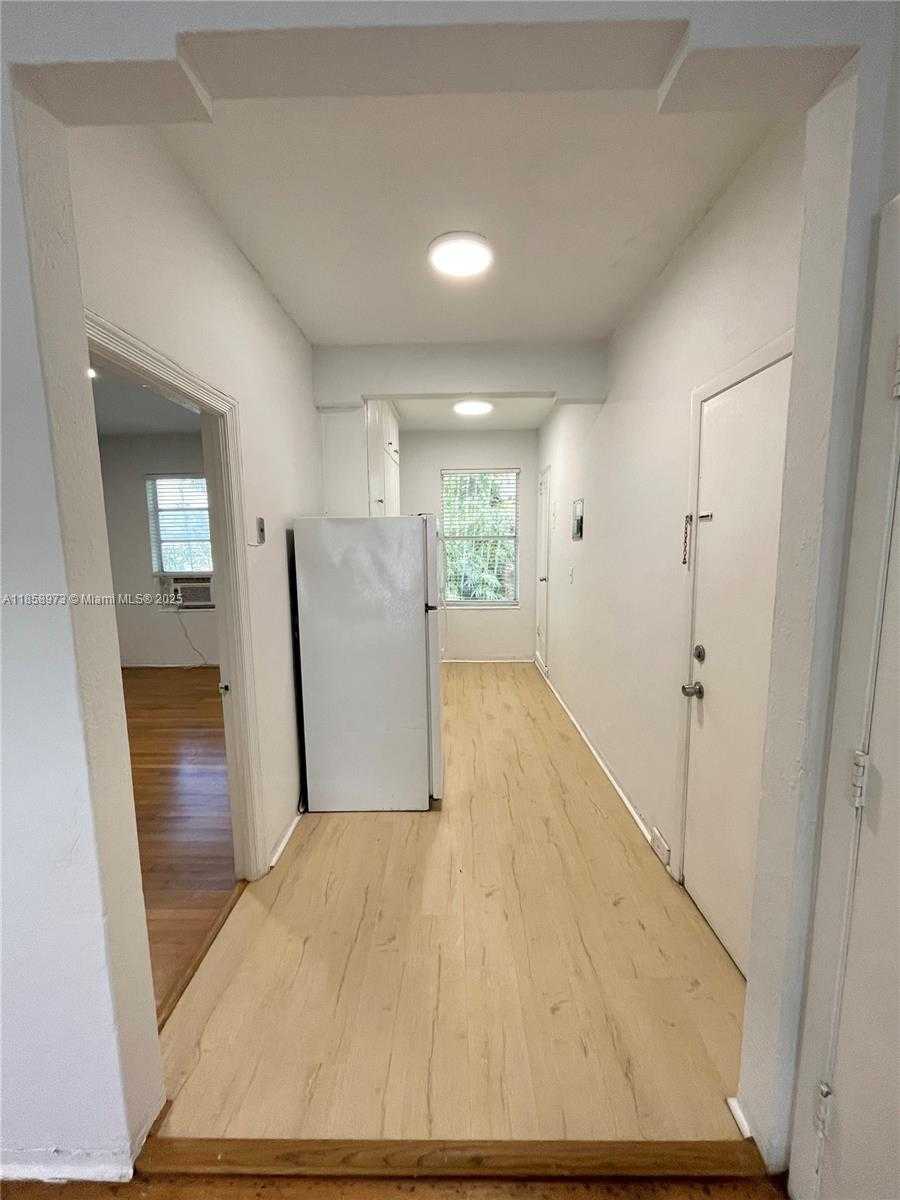 Small Image of 1030 JEFFERSON AVE #8, Miami Beach Number 5
