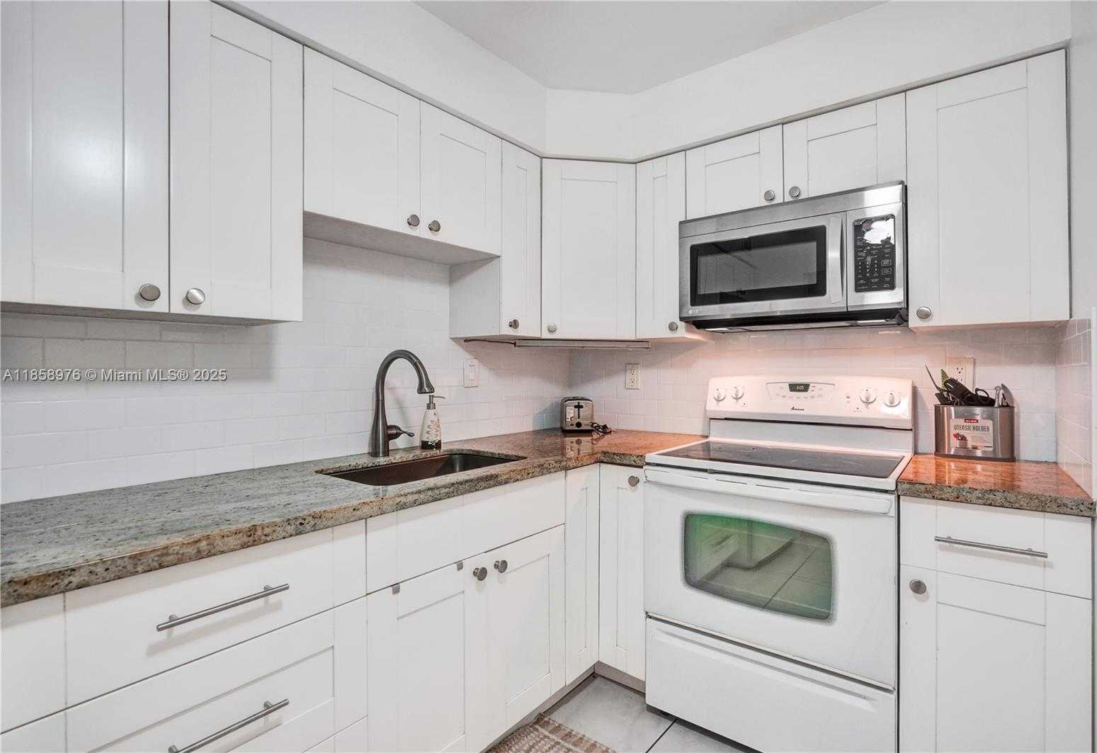 Small Image of 17800 ATLANTIC BLVD #301, Sunny Isles Beach Number 10