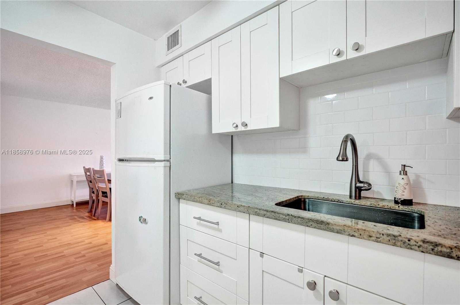 Small Image of 17800 ATLANTIC BLVD #301, Sunny Isles Beach Number 12