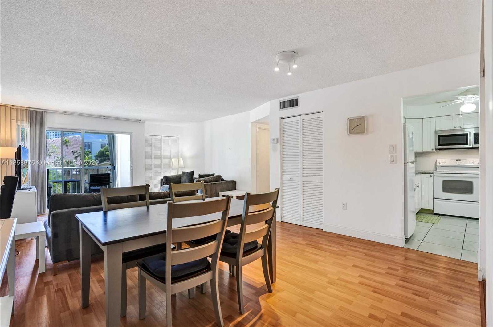 Small Image of 17800 ATLANTIC BLVD #301, Sunny Isles Beach Number 13