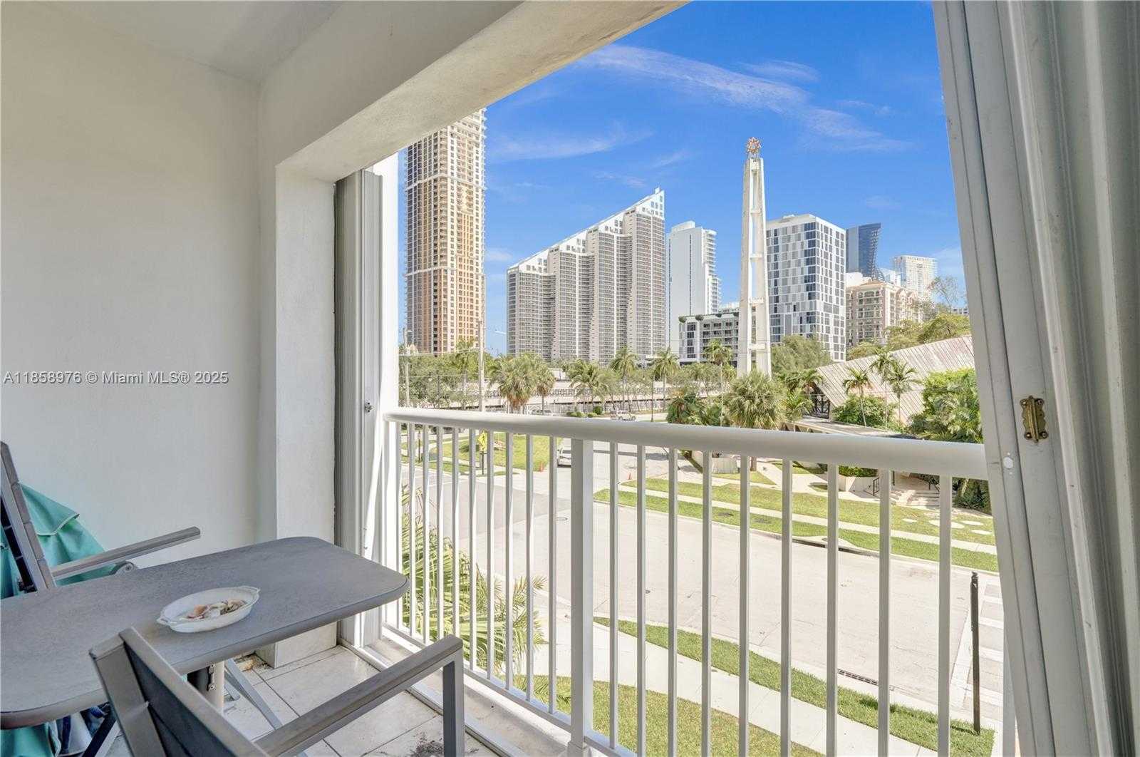 Small Image of 17800 ATLANTIC BLVD #301, Sunny Isles Beach Number 20