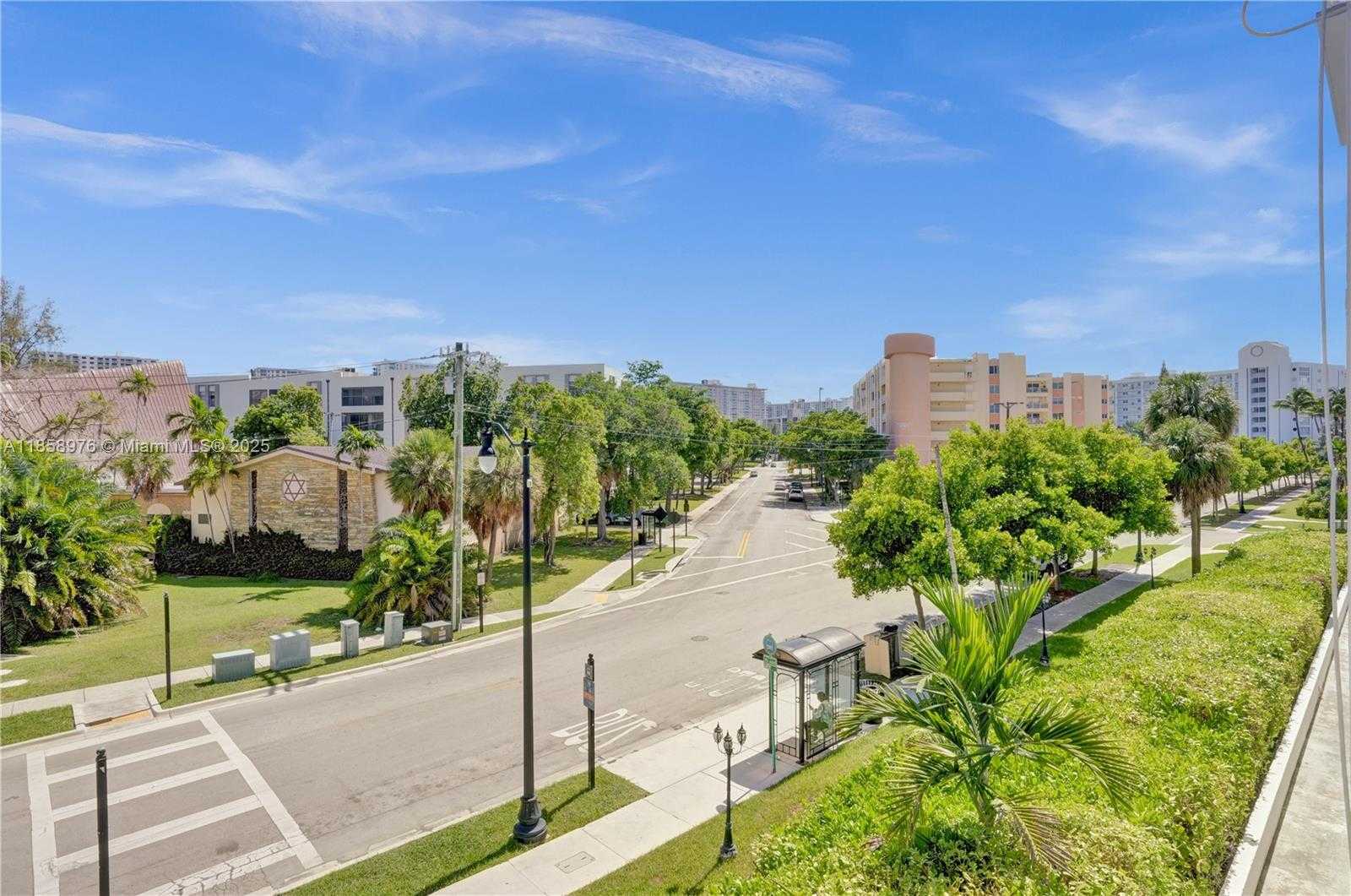 Small Image of 17800 ATLANTIC BLVD #301, Sunny Isles Beach Number 22