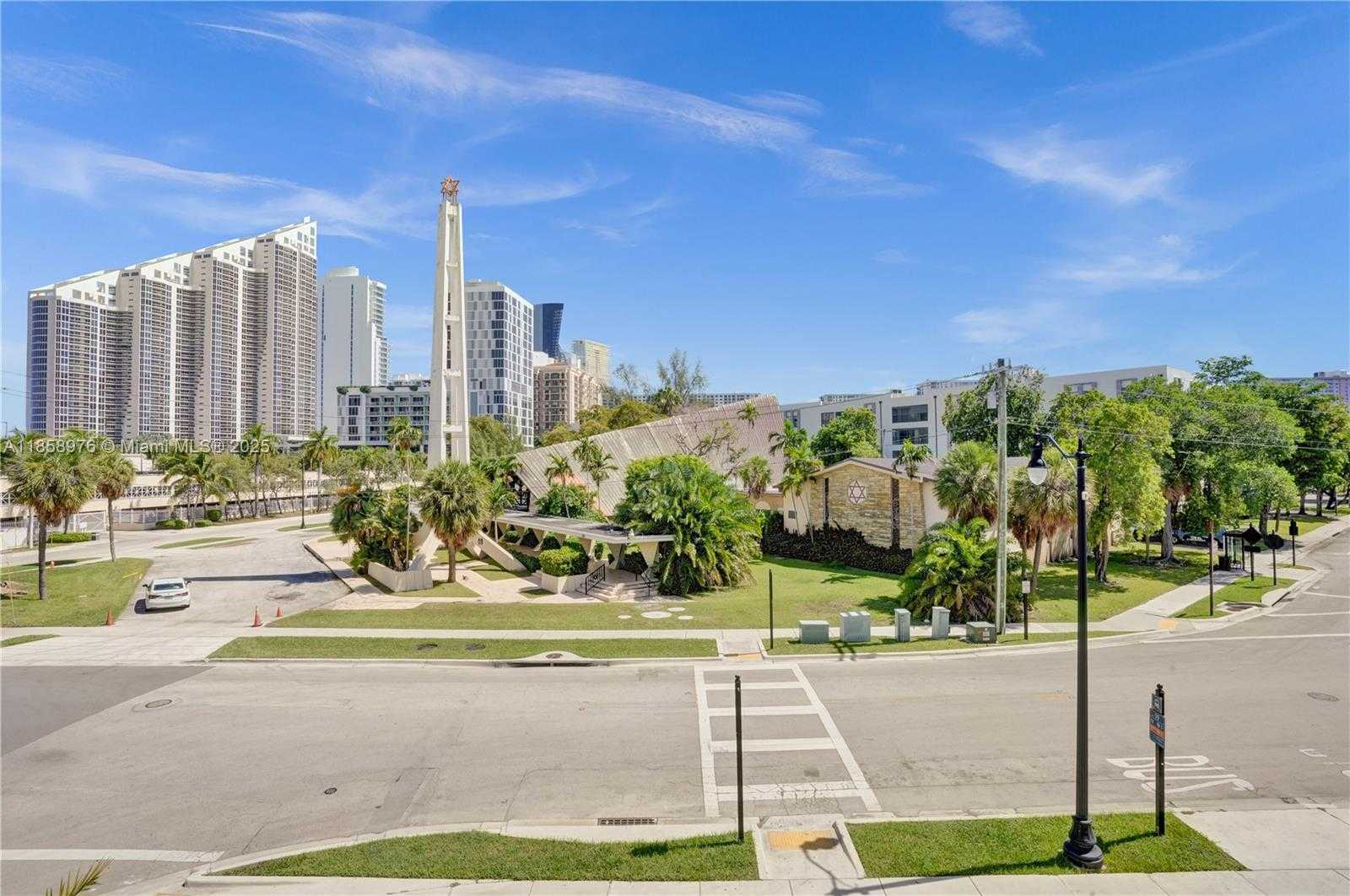 Small Image of 17800 ATLANTIC BLVD #301, Sunny Isles Beach Number 23