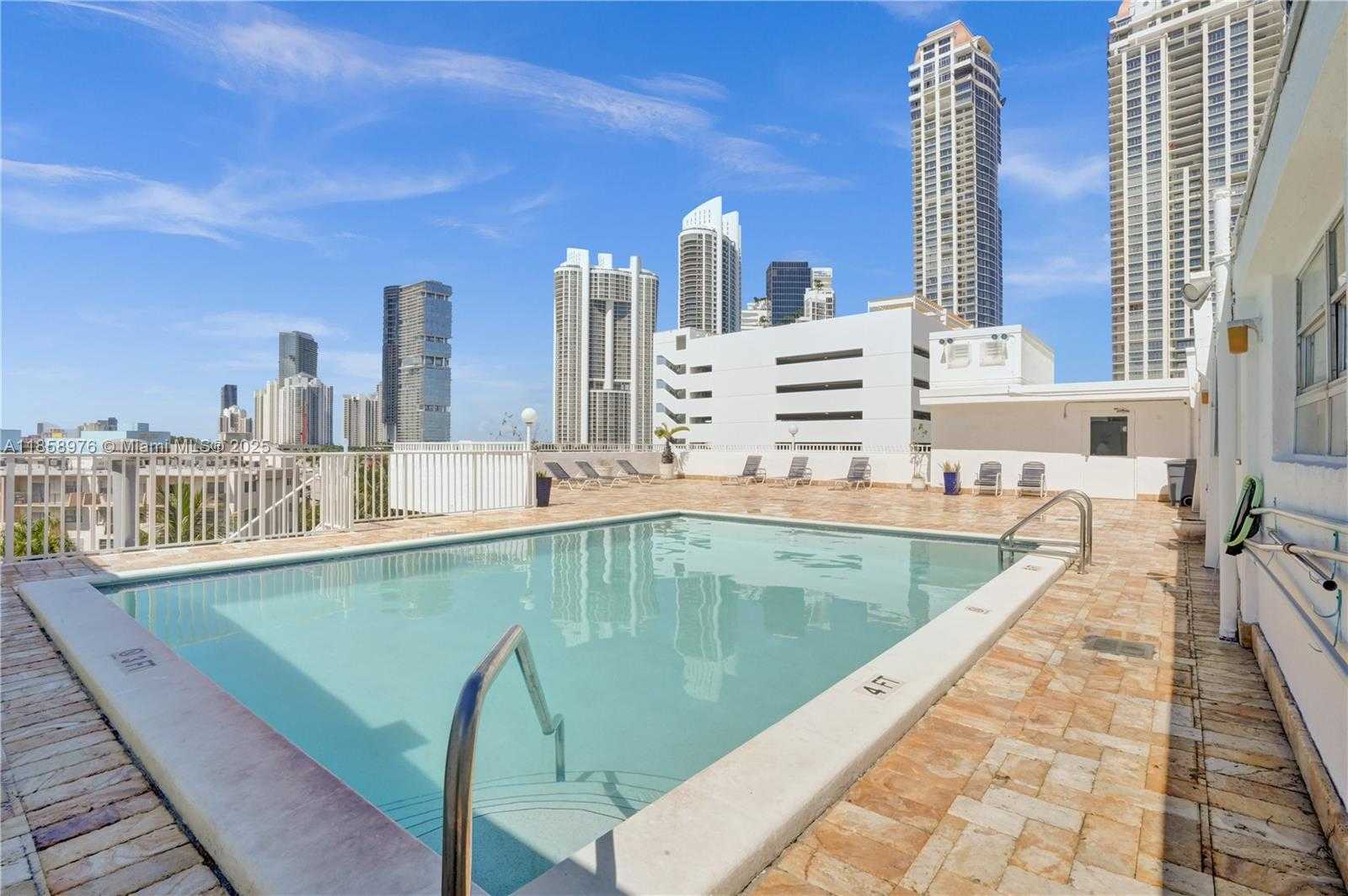 Small Image of 17800 ATLANTIC BLVD #301, Sunny Isles Beach Number 27