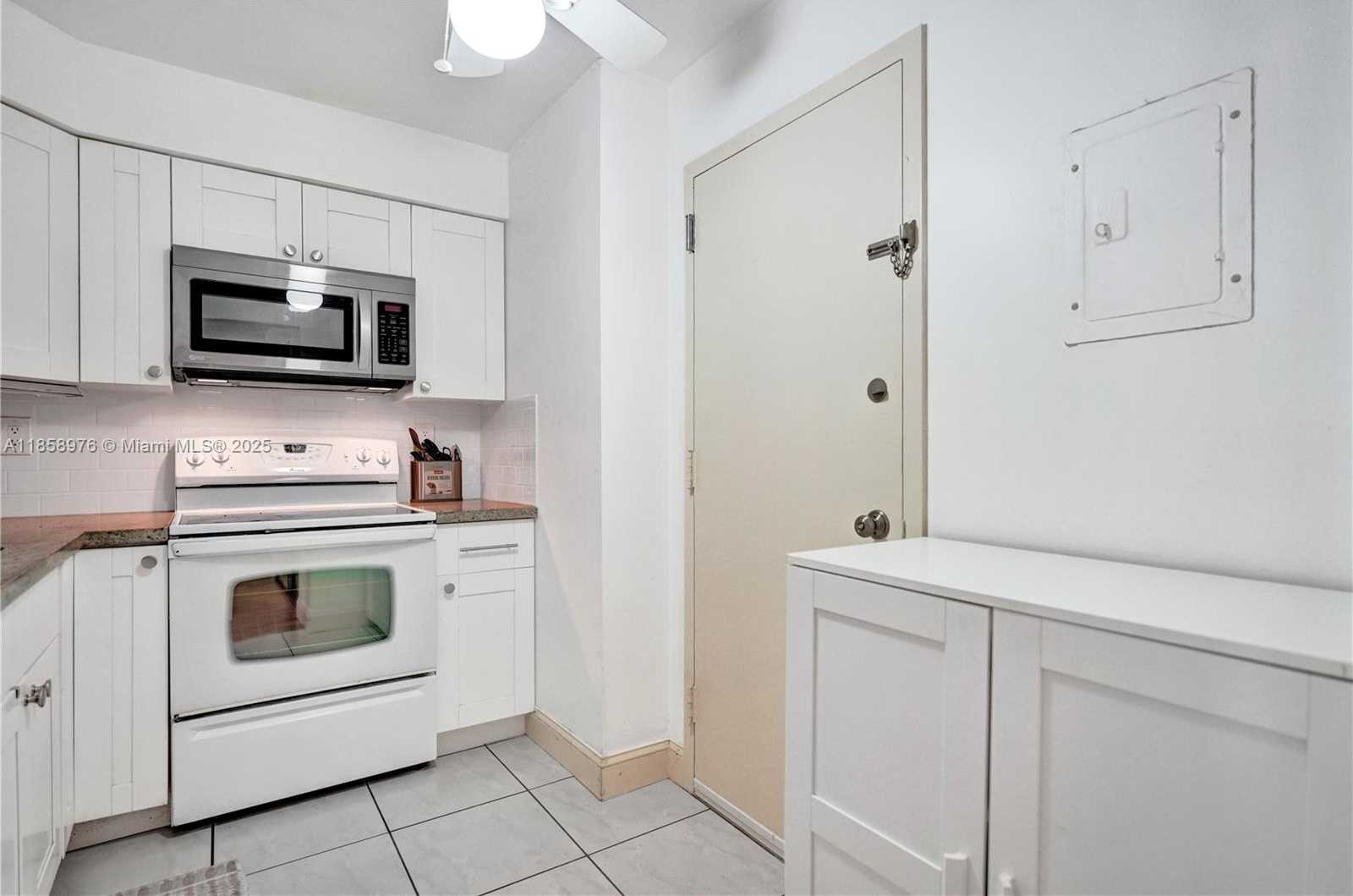 Small Image of 17800 ATLANTIC BLVD #301, Sunny Isles Beach Number 8