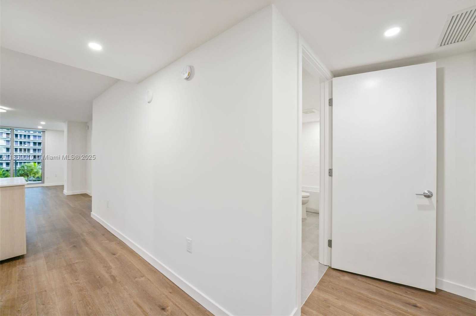 Small Image of 1500 BAY RD #N-0226, Miami Beach Number 16