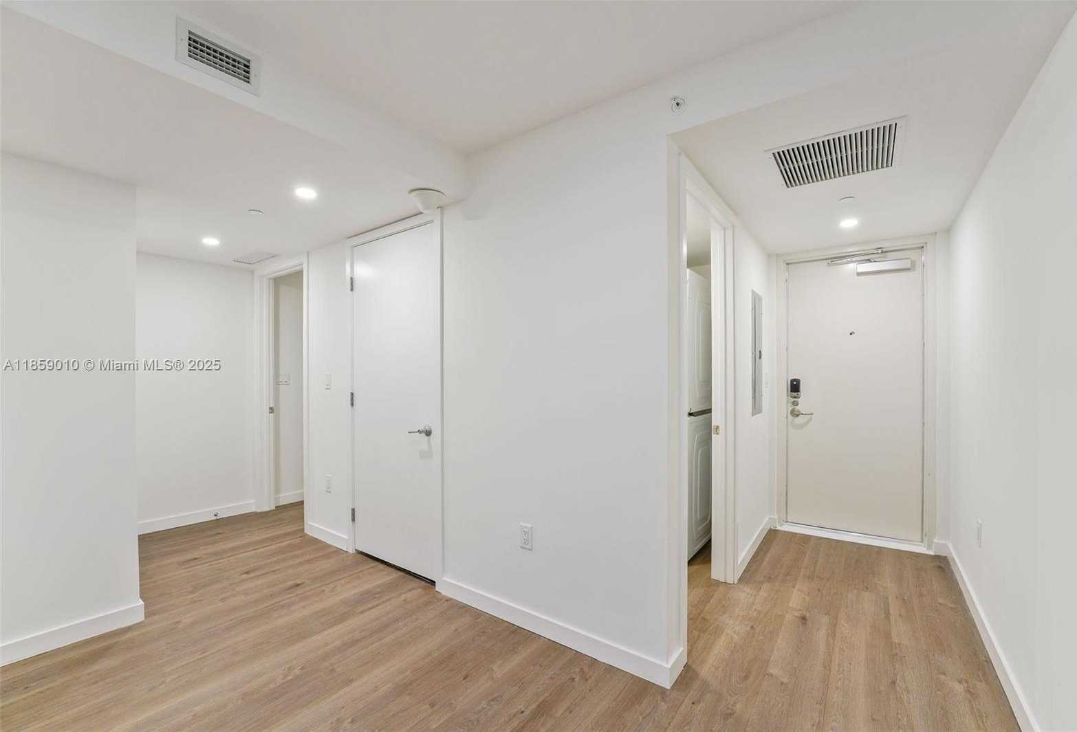 Small Image of 1500 BAY RD #N-0226, Miami Beach Number 17