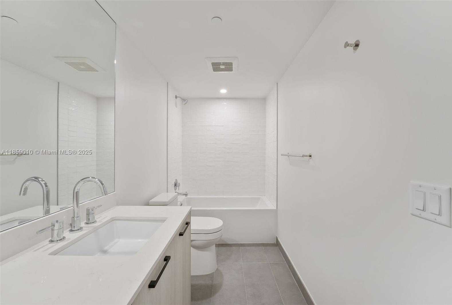 Small Image of 1500 BAY RD #N-0226, Miami Beach Number 23
