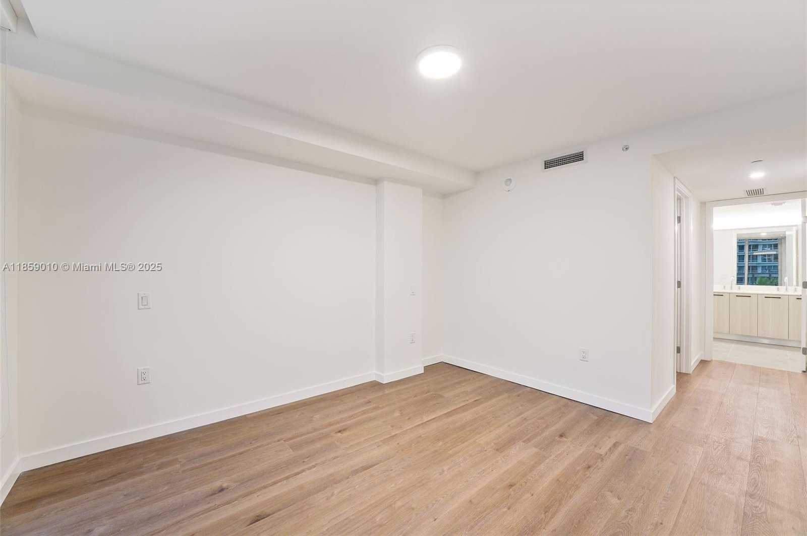 Small Image of 1500 BAY RD #N-0226, Miami Beach Number 26