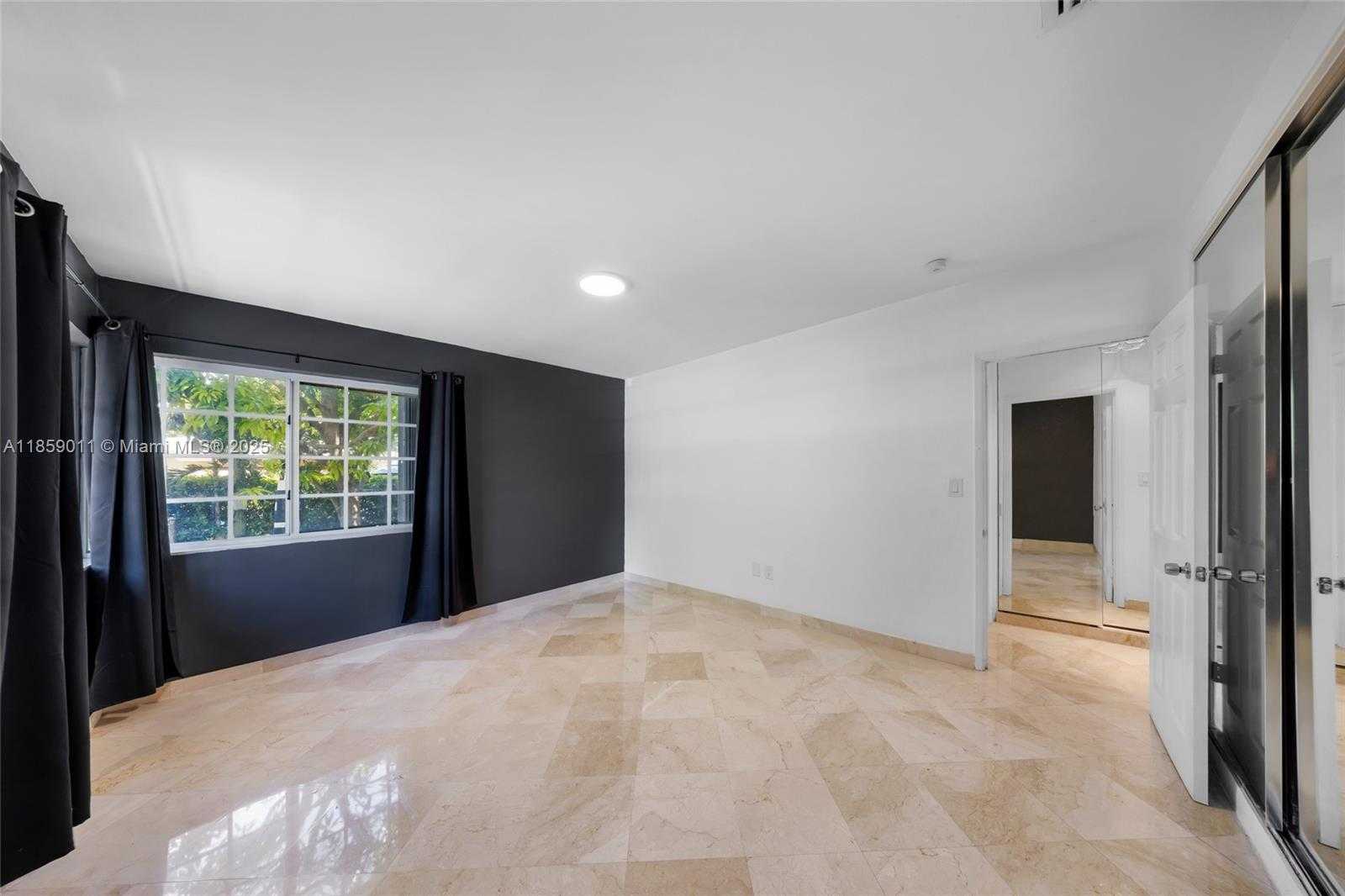 Small Image of 1700 NORTH TREASURE DR, North Bay Village Number 13