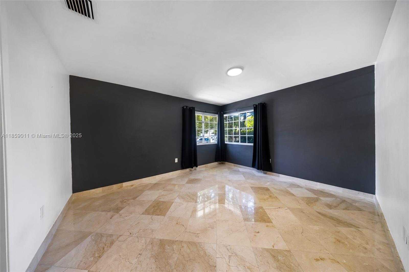 Small Image of 1700 NORTH TREASURE DR, North Bay Village Number 14