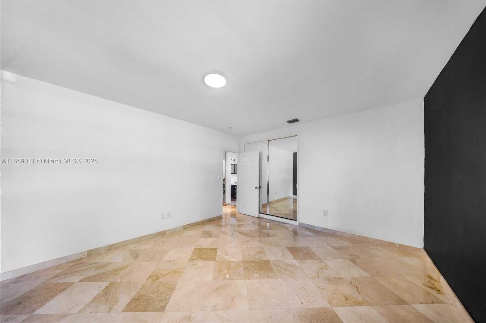 Small Image of 1700 NORTH TREASURE DR, North Bay Village Number 16
