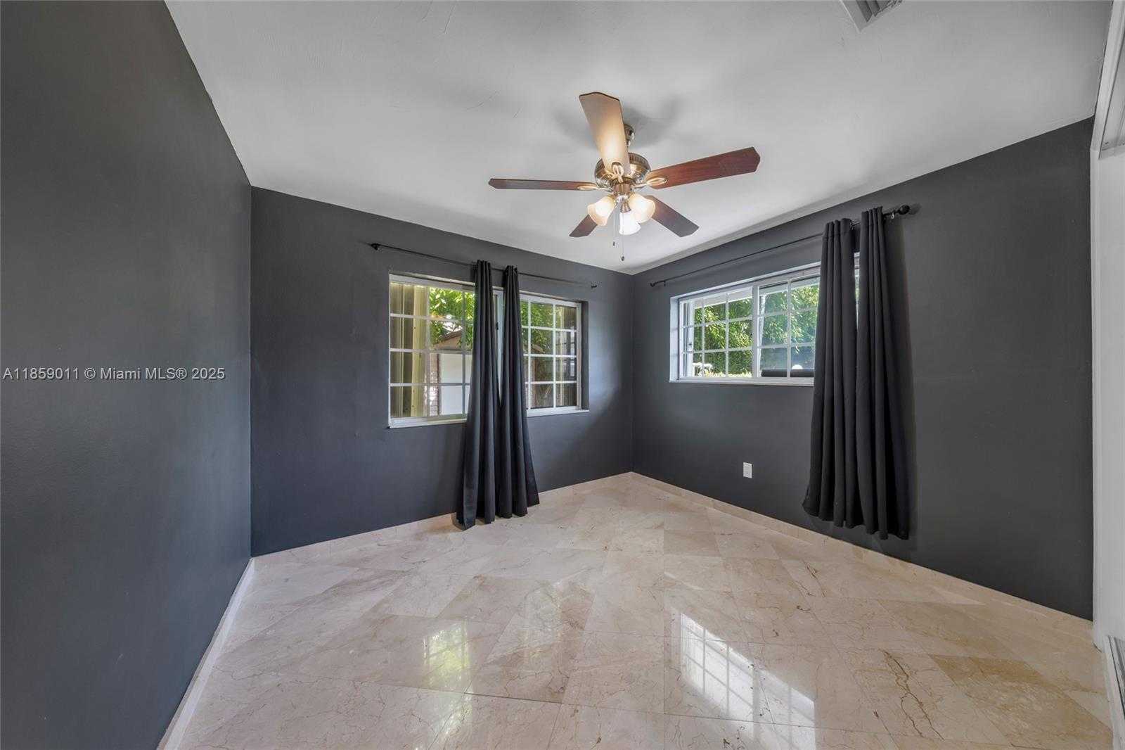 Small Image of 1700 NORTH TREASURE DR, North Bay Village Number 19