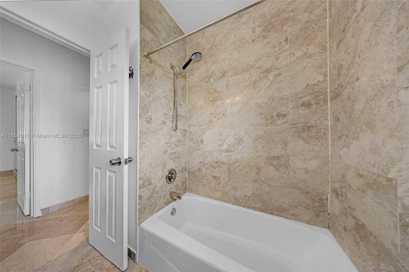 Small Image of 1700 NORTH TREASURE DR, North Bay Village Number 20
