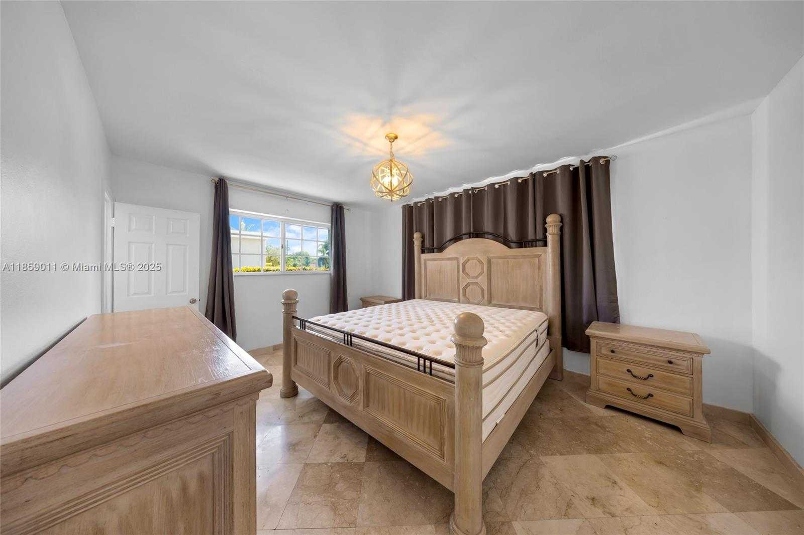 Small Image of 1700 NORTH TREASURE DR, North Bay Village Number 22