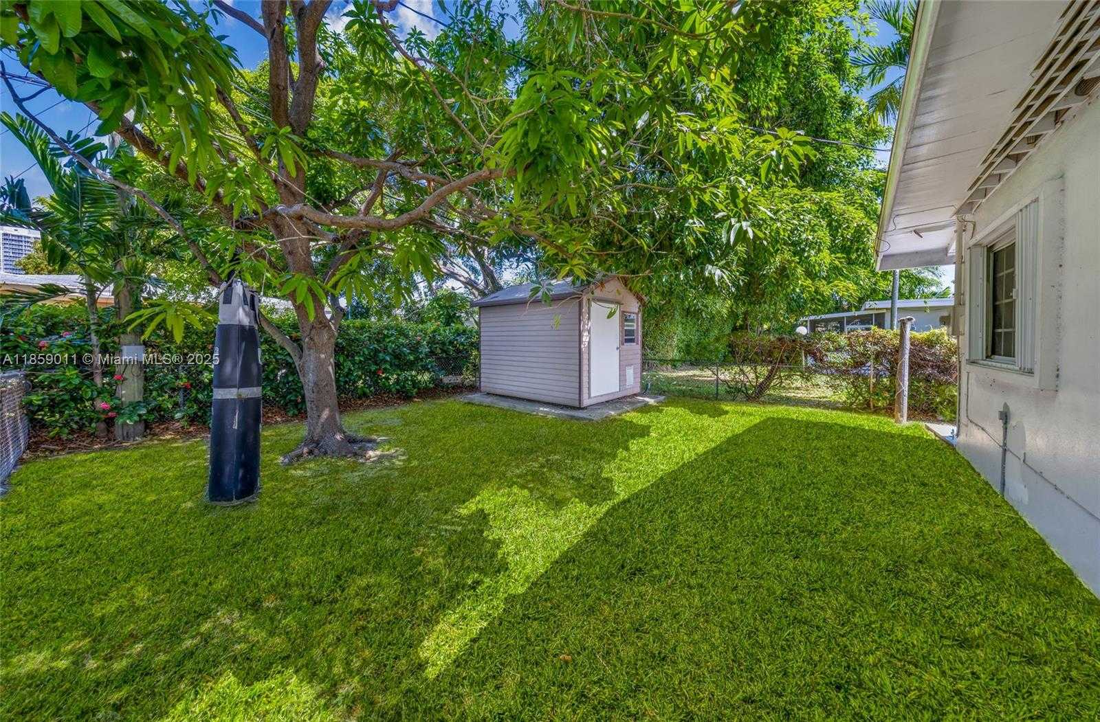 Small Image of 1700 NORTH TREASURE DR, North Bay Village Number 36