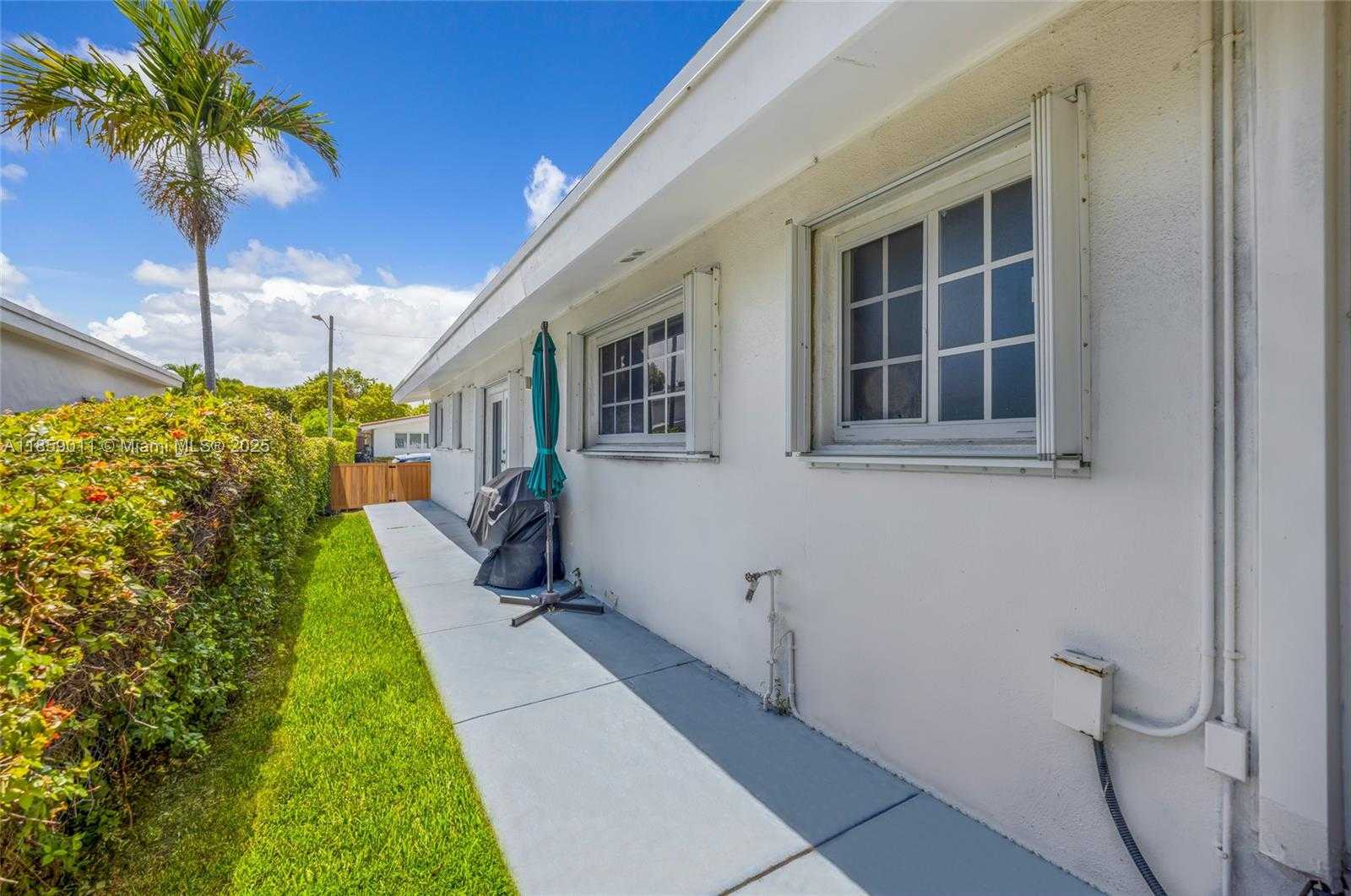 Small Image of 1700 NORTH TREASURE DR, North Bay Village Number 39