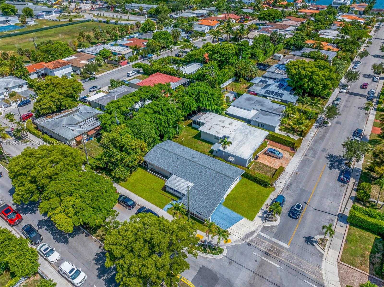 Small Image of 1700 NORTH TREASURE DR, North Bay Village Number 59