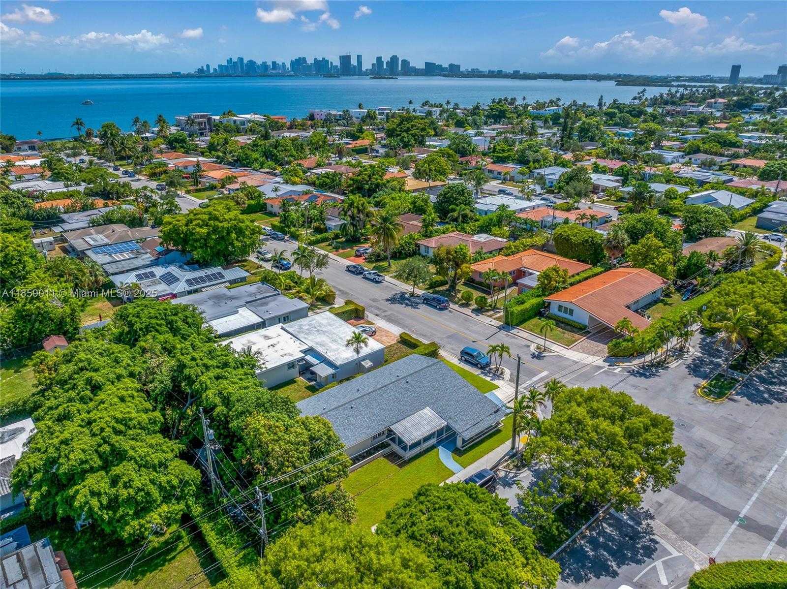 Small Image of 1700 NORTH TREASURE DR, North Bay Village Number 61
