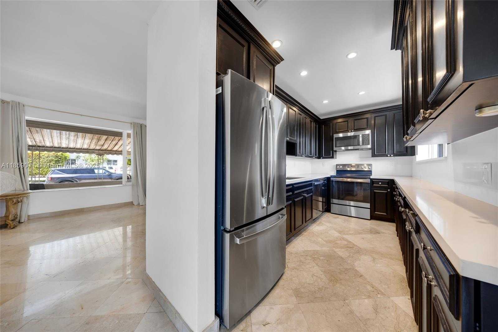 Small Image of 1700 NORTH TREASURE DR, North Bay Village Number 9