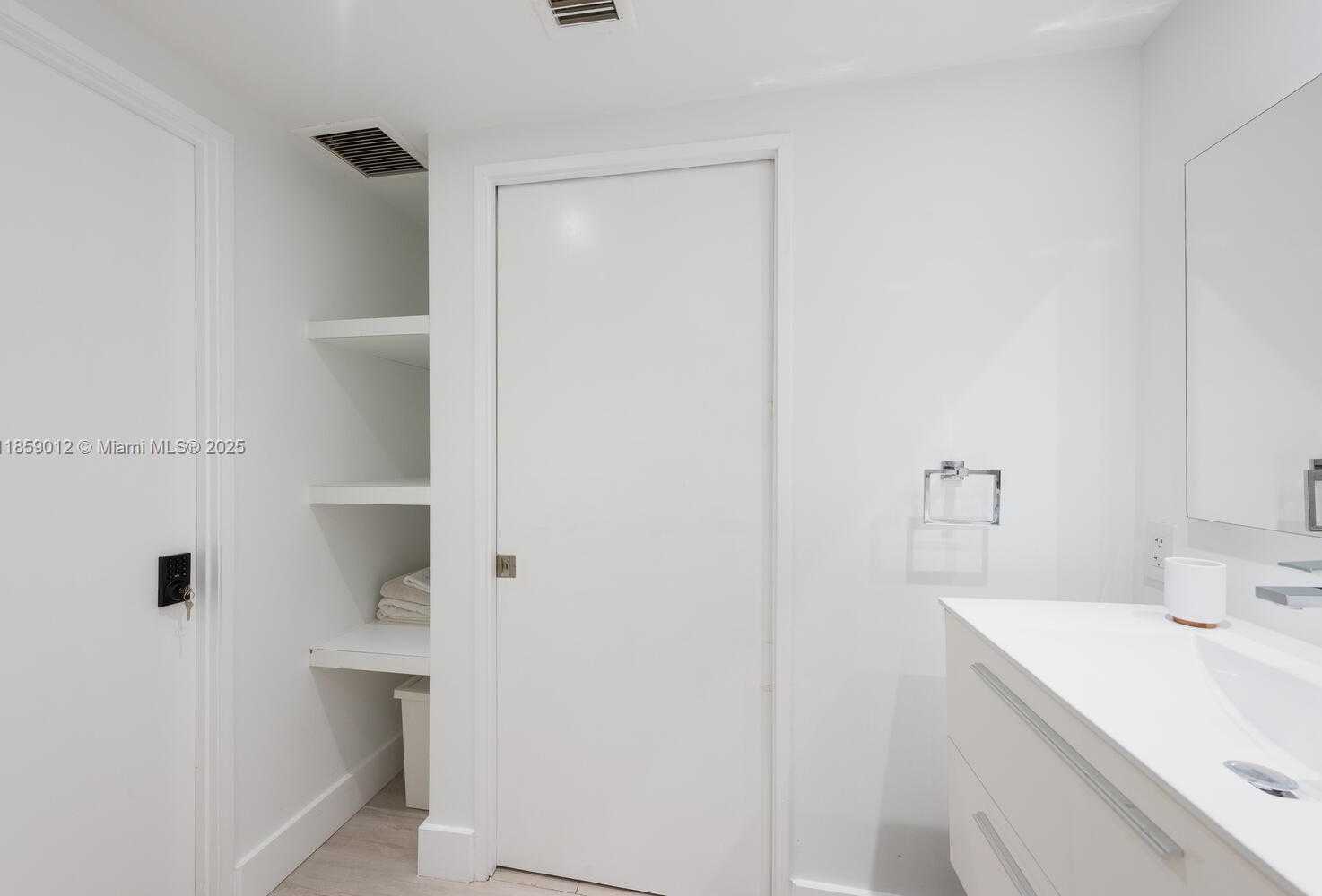 Small Image of 181 CRANDON BLVD #306, Key Biscayne Number 18