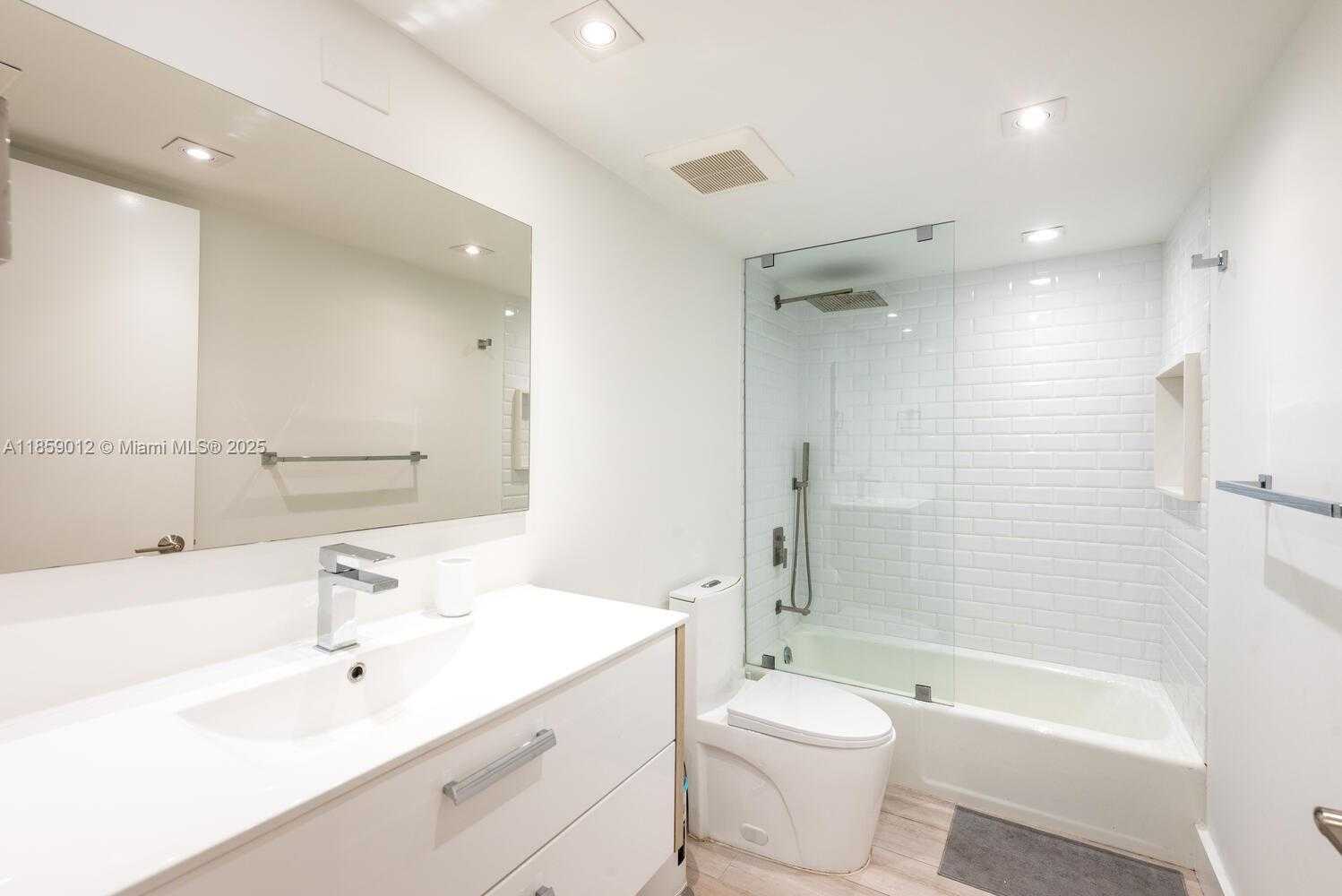 Small Image of 181 CRANDON BLVD #306, Key Biscayne Number 21