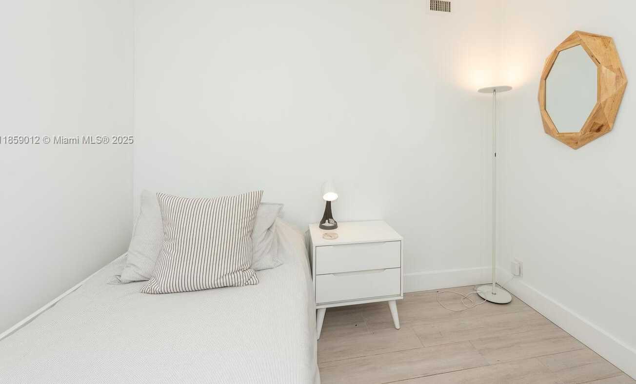 Small Image of 181 CRANDON BLVD #306, Key Biscayne Number 24