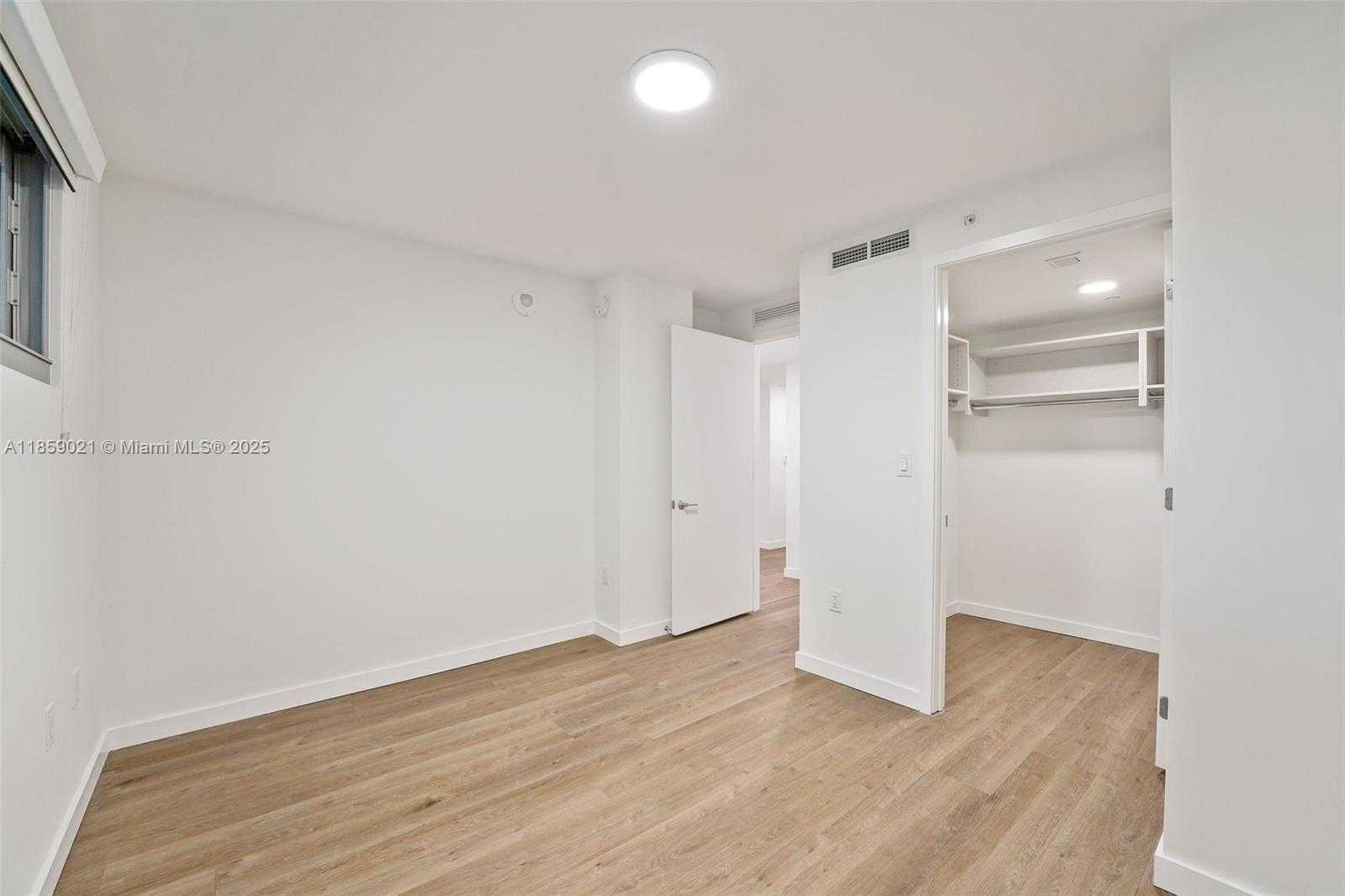 Small Image of 1500 BAY RD #N-1026, Miami Beach Number 25