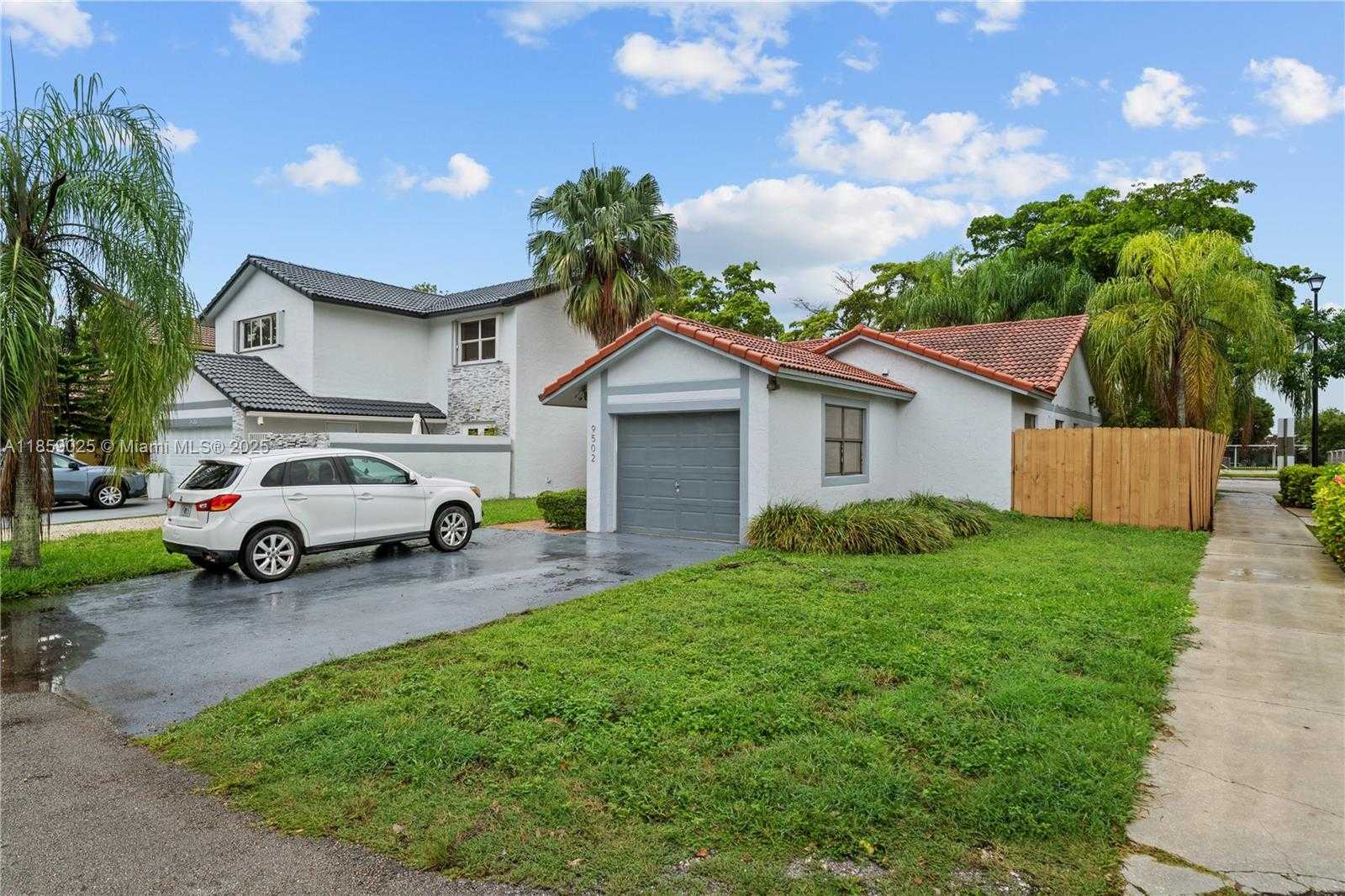 Small Image of 9502 SOUTH WEST 151ST CT #9502, Miami Number 2