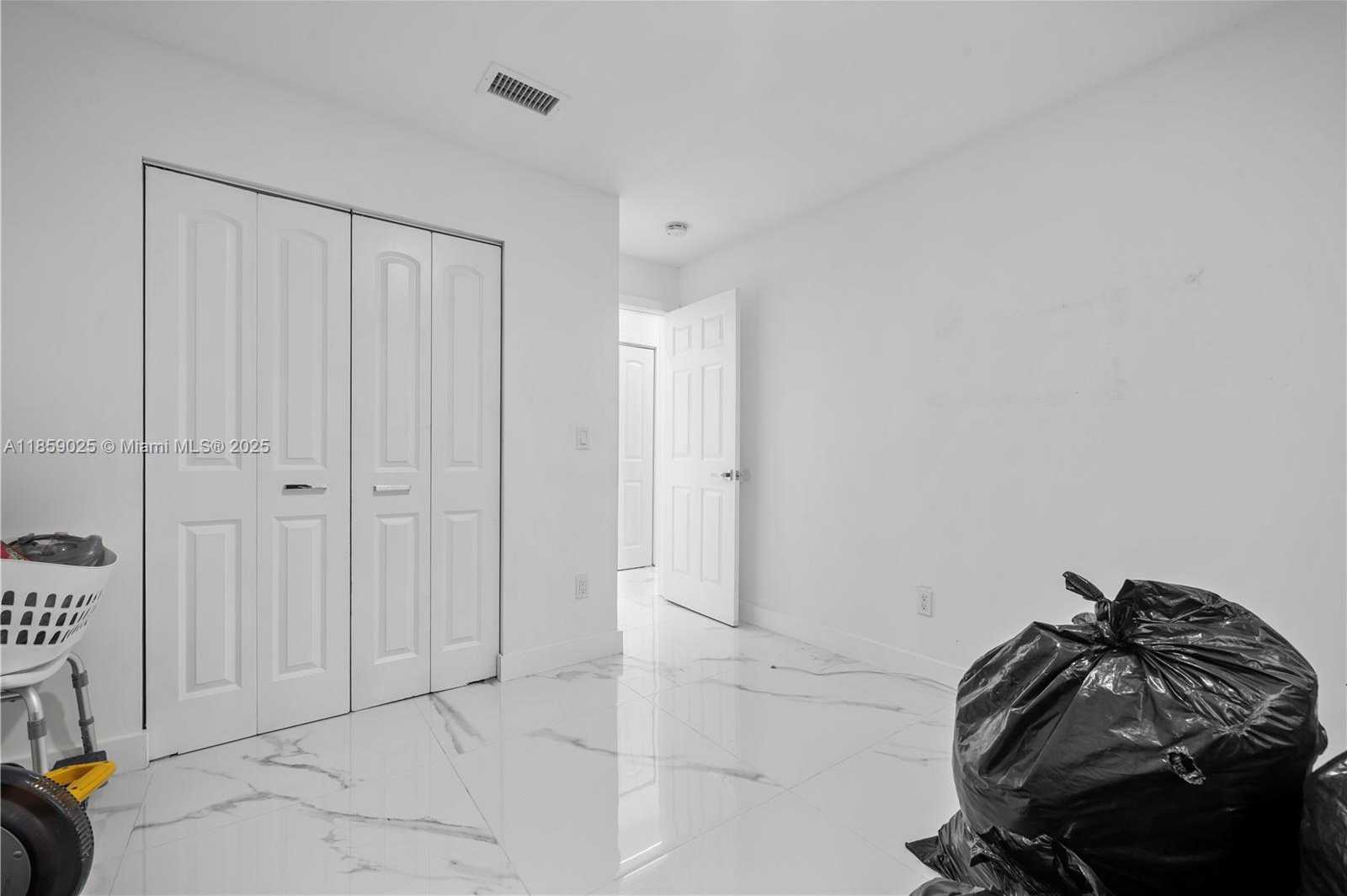 Small Image of 9502 SOUTH WEST 151ST CT #9502, Miami Number 27