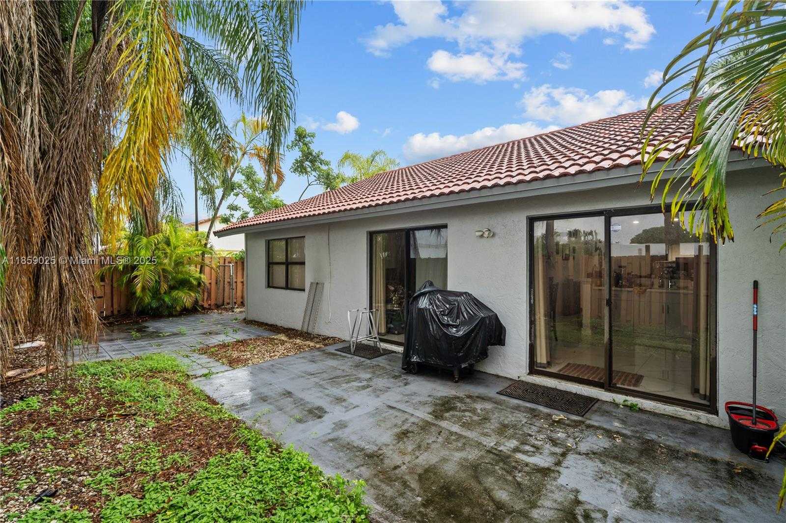 Small Image of 9502 SOUTH WEST 151ST CT #9502, Miami Number 29