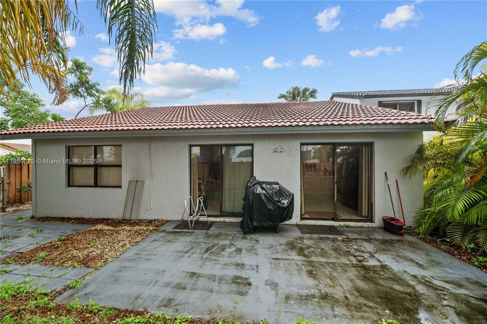 Small Image of 9502 SOUTH WEST 151ST CT #9502, Miami Number 30